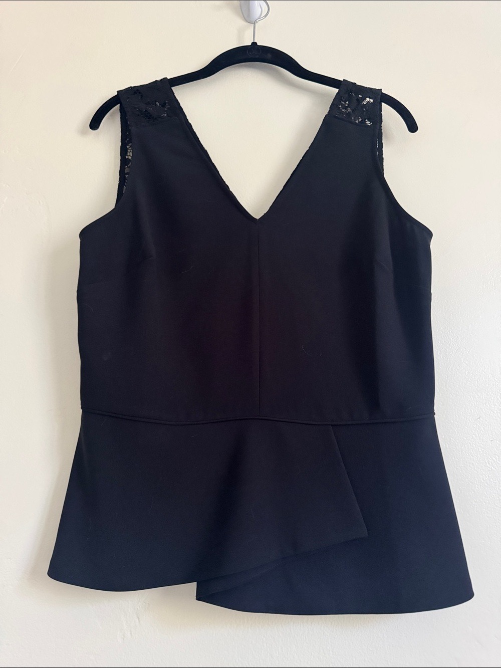 Chelsea28 Black V-Neck Lace Trim Sleeveless Peplum Top, Large